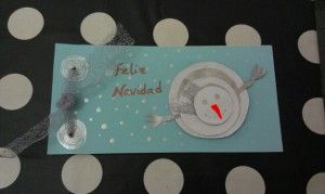 Un DIY fácil para hacer una tarjeta de navidad con un muñeco de nieve
