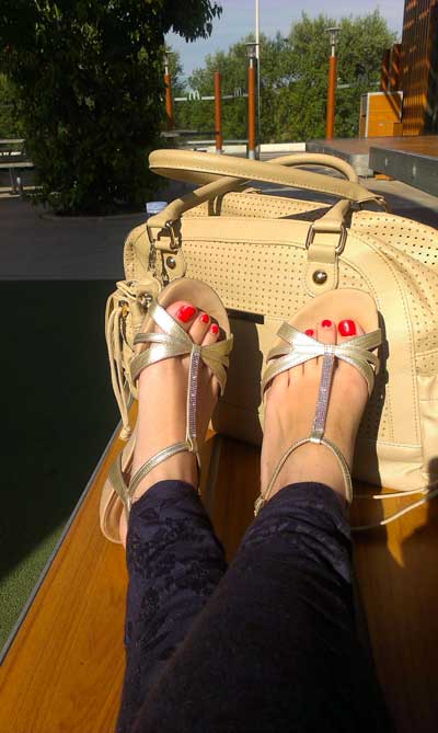 sandalias unisa y bolso mayoral